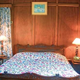 Peacock Houseboats, Srinagar 4